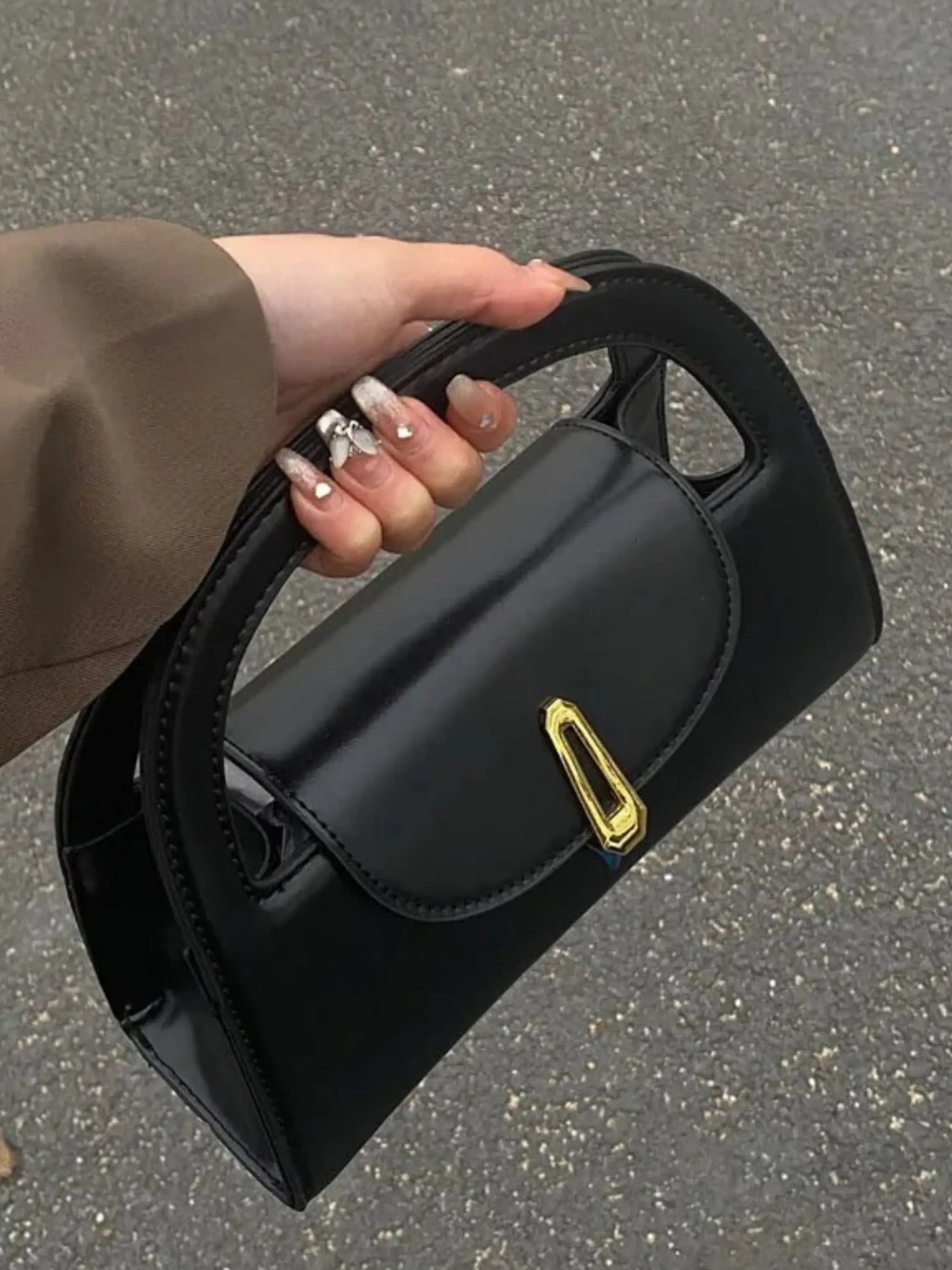 Dagmar – Elegant Sort Mini Læder Skuldertaske
