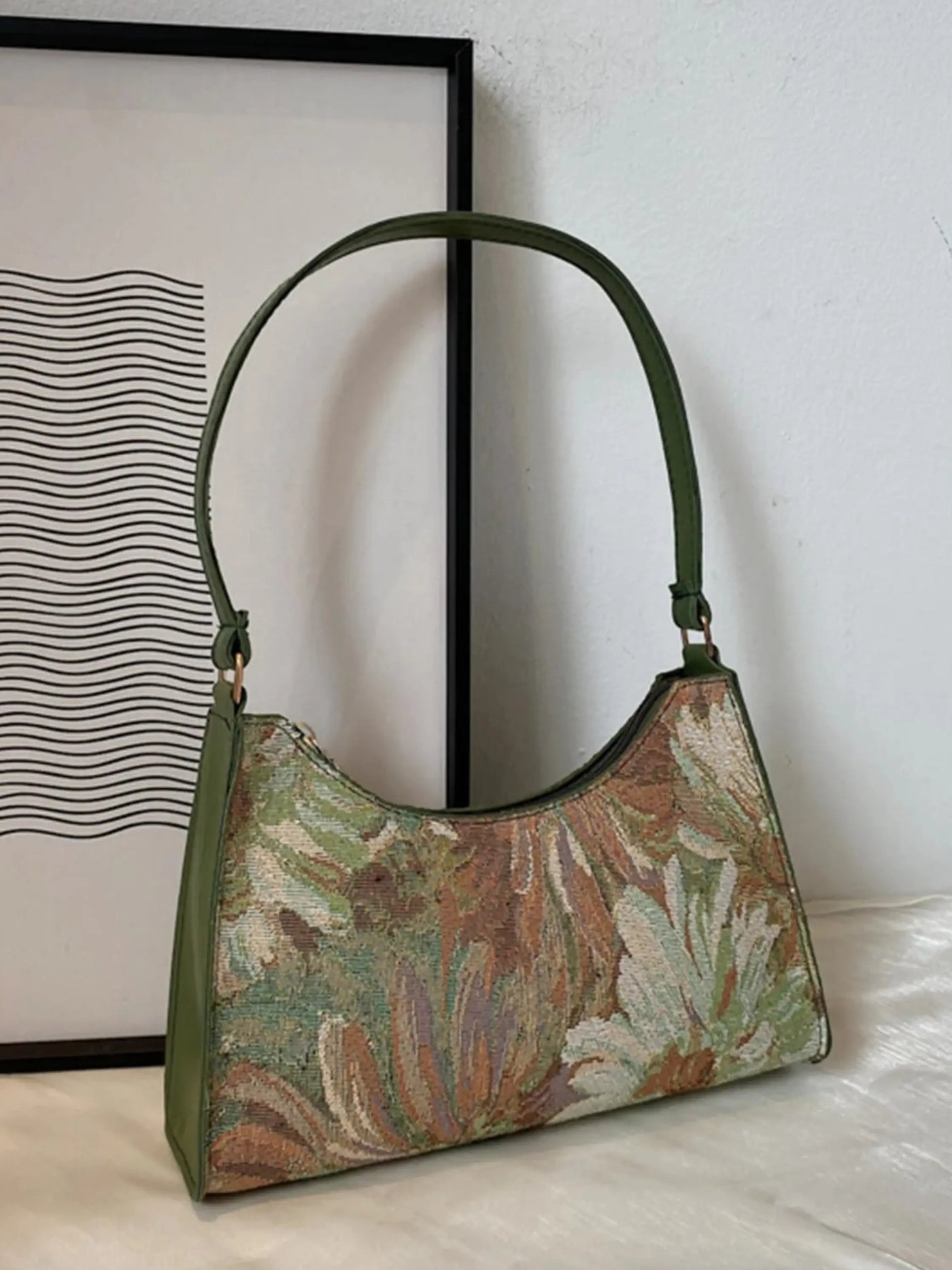 Philine – Retro Blomstret Skuldertaske i Tapestry Læder