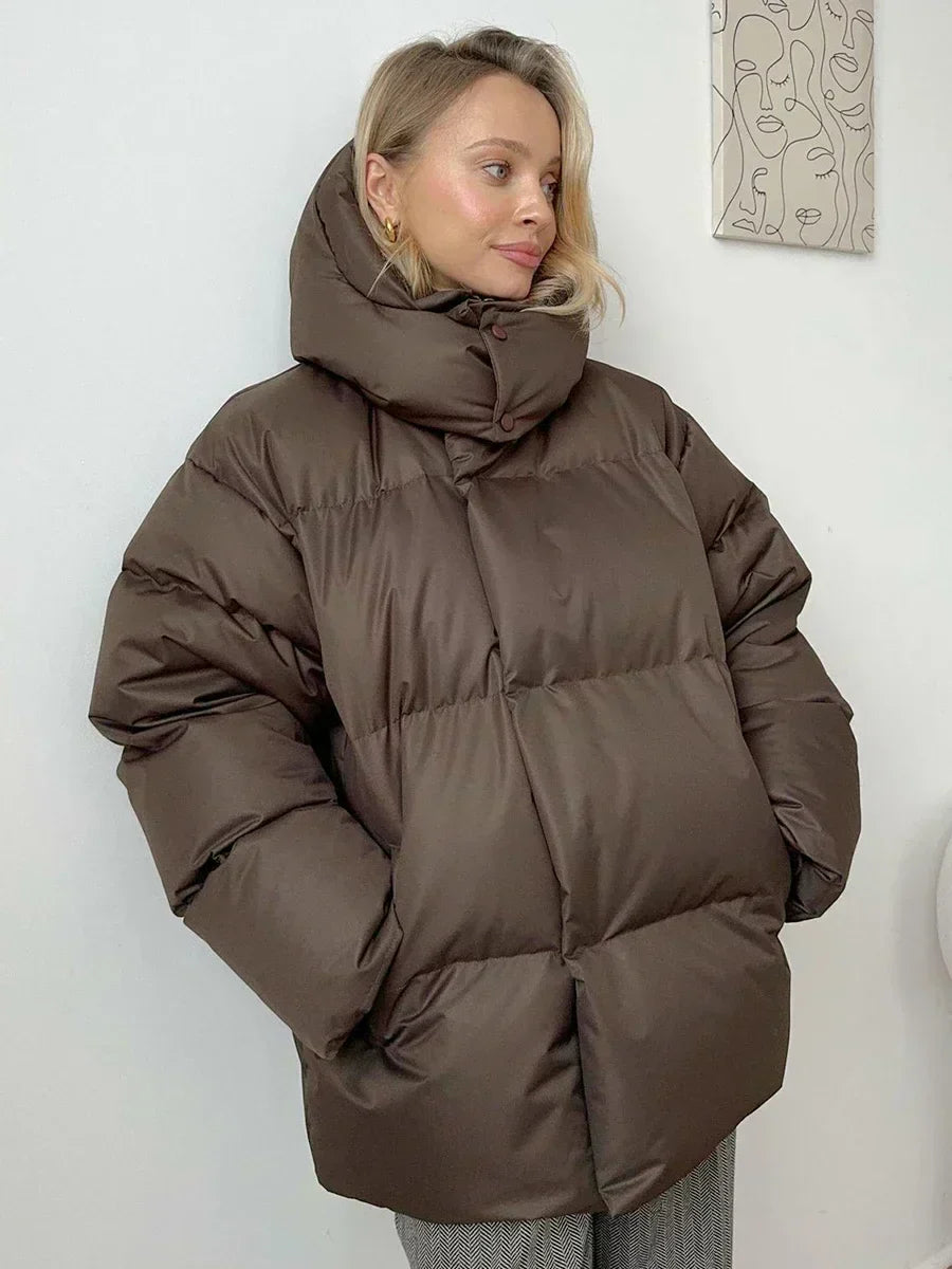 Emma I Over-sized Dame Vinterjakke with Hood and High Collar Pufferjakke