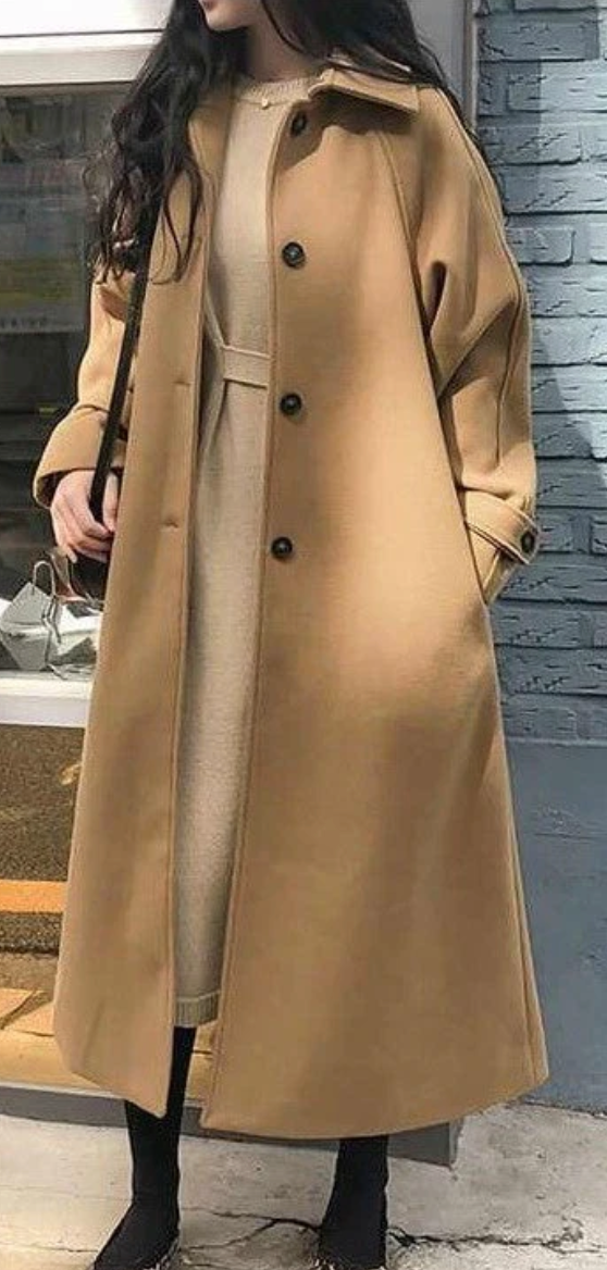 Elegant Lang Frakke til Dame med Knaplukning og Lommer Vinterfrakke