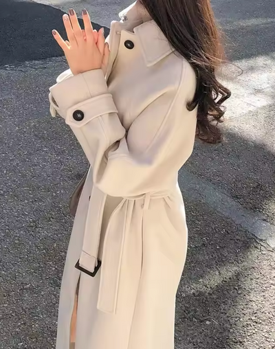 Elegant Lang Frakke til Dame med Knaplukning og Lommer Vinterfrakke