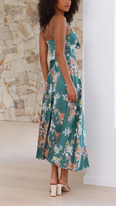 SATIN BLOMSTRET KJOLLE
