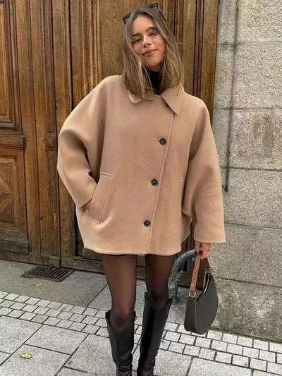 Elegant Oversized Vinterfrakke til Dame med Knaplukning Frakke