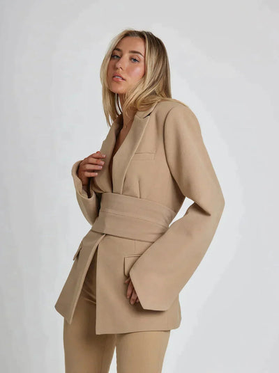 Anouk - Chic Blazer with Belt Blazer Til Dame